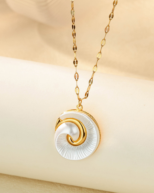 SeaShell pendant necklace