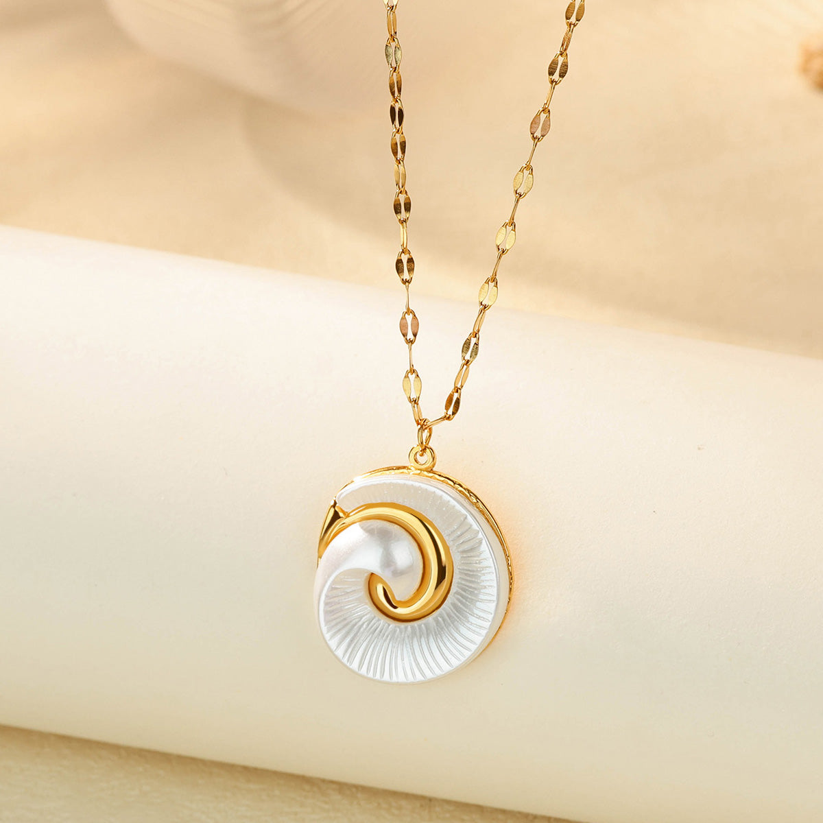 SeaShell pendant necklace