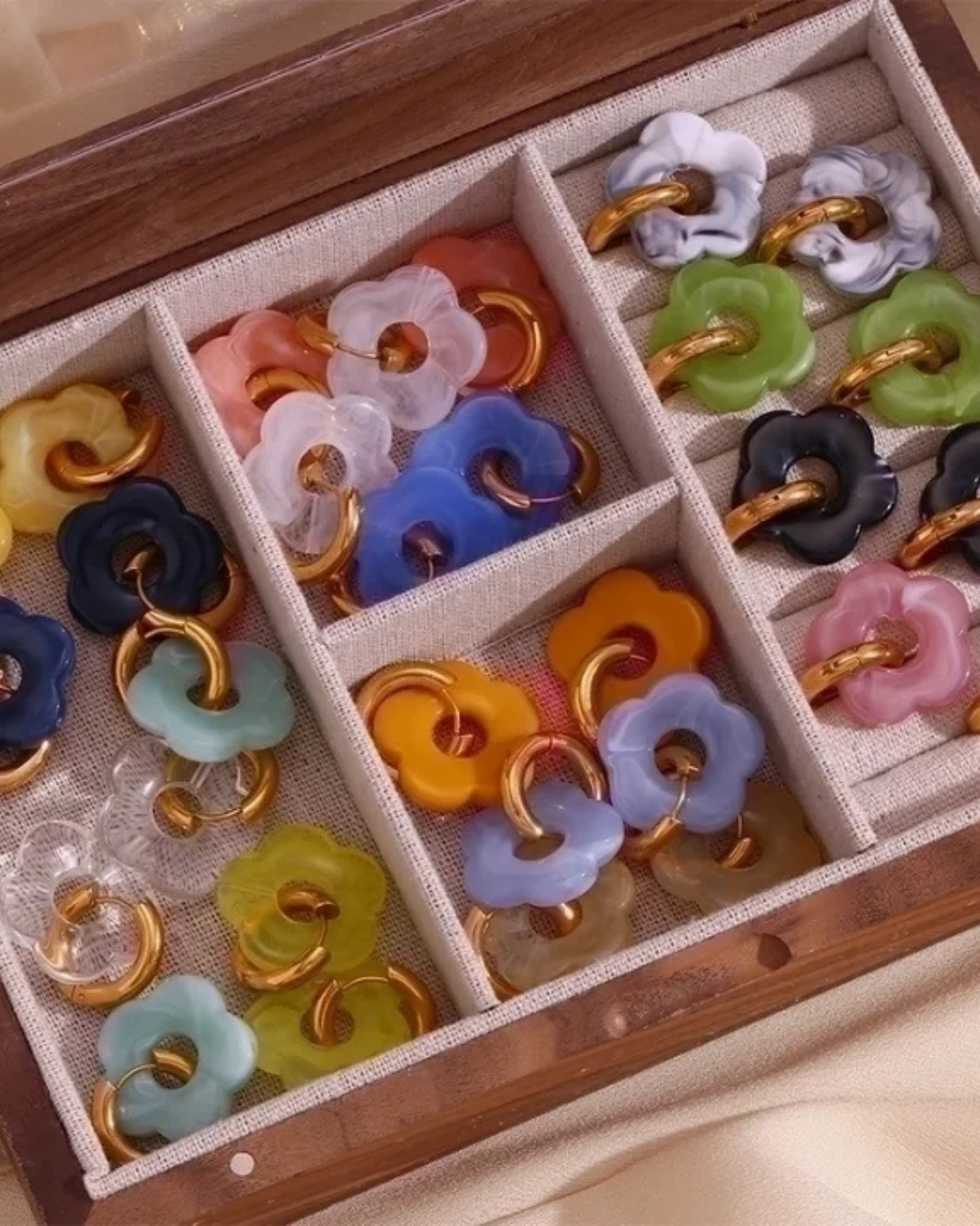 Flower Bomb huggy hoop